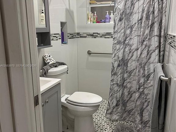 5th image of 6237 SW 23rd St
