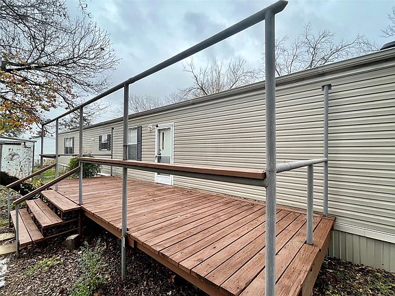 3rd image of 5758 Lesli Ln