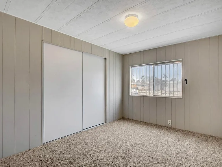 136 Sir Thomas Dr — Photo 21
