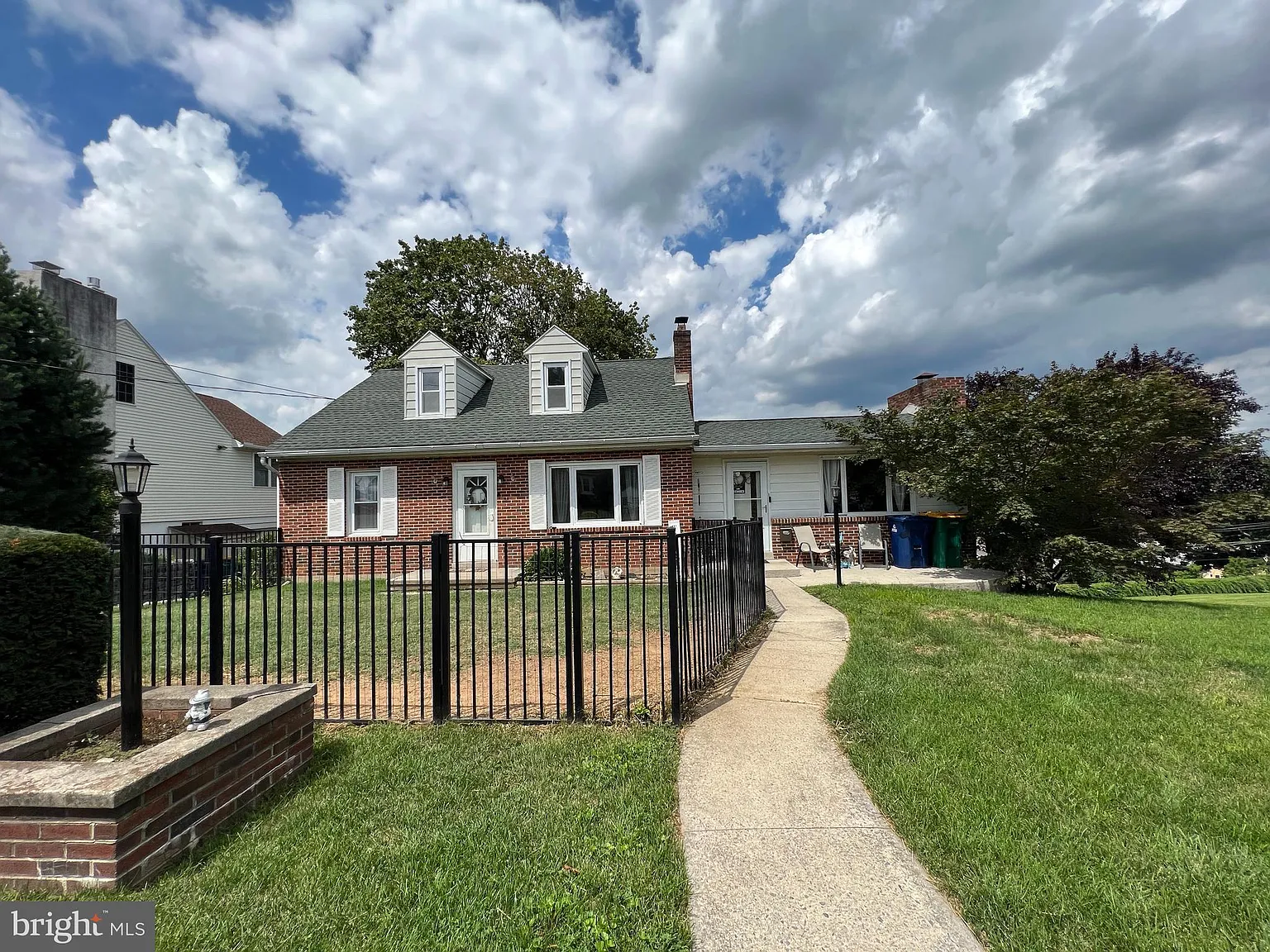 2397 Grandview Blvd photo 1