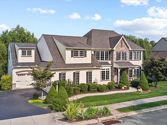 2nd image of 115 Livia Ln