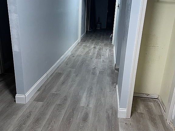 Entrance hallway (renovated)