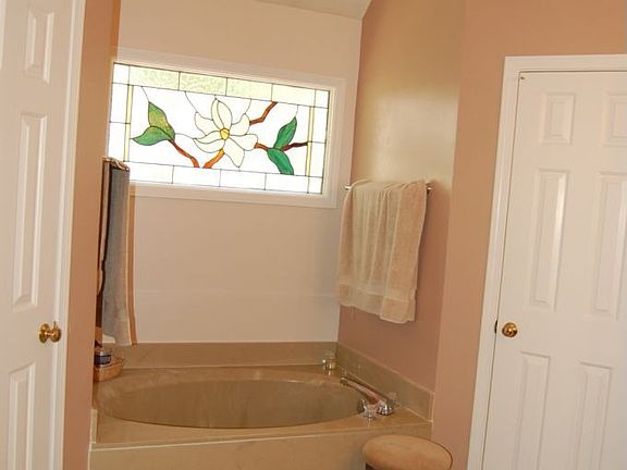 Master Bath/Spa:  Master bath, with 2 walk-in closets, whirlpool