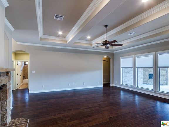 5th image of 1904 Deerfield Dr