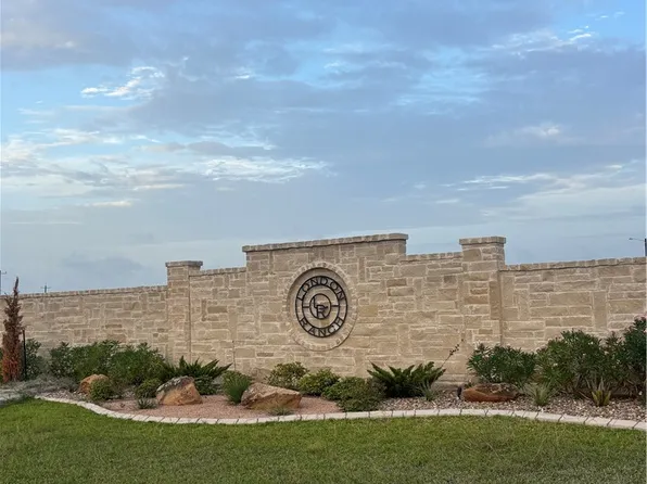 1477 Dancing Elk Dr, Corpus Christi, TX 78415