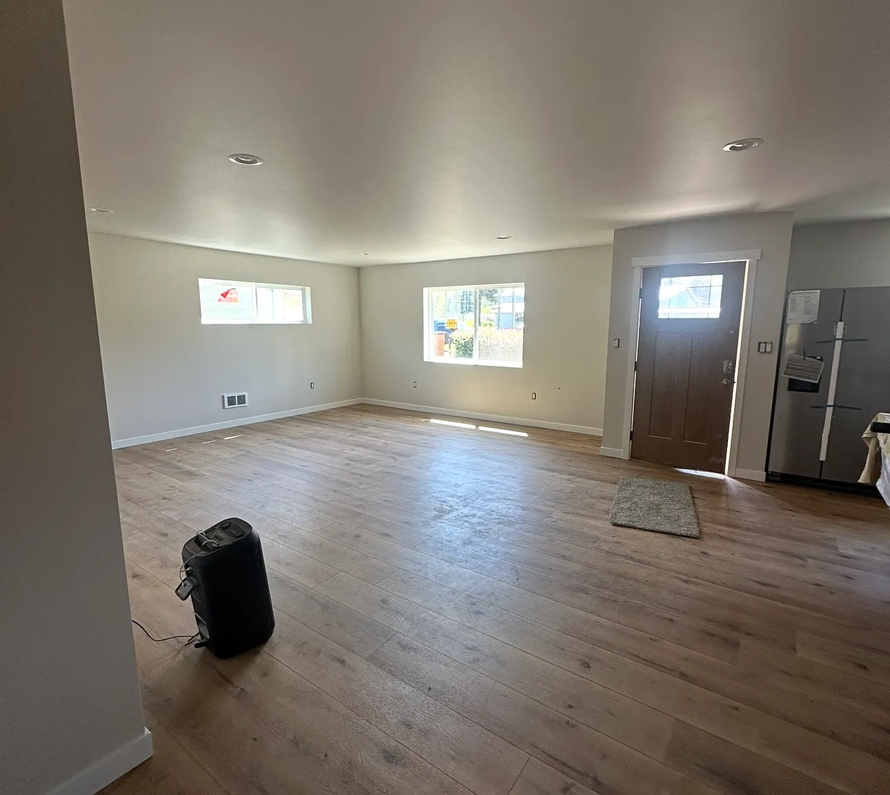 3 bed, 1600 sqft, $2,100 — Photo 3