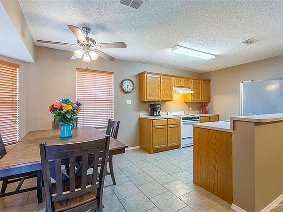 3rd image of 2220 Del Oro Dr