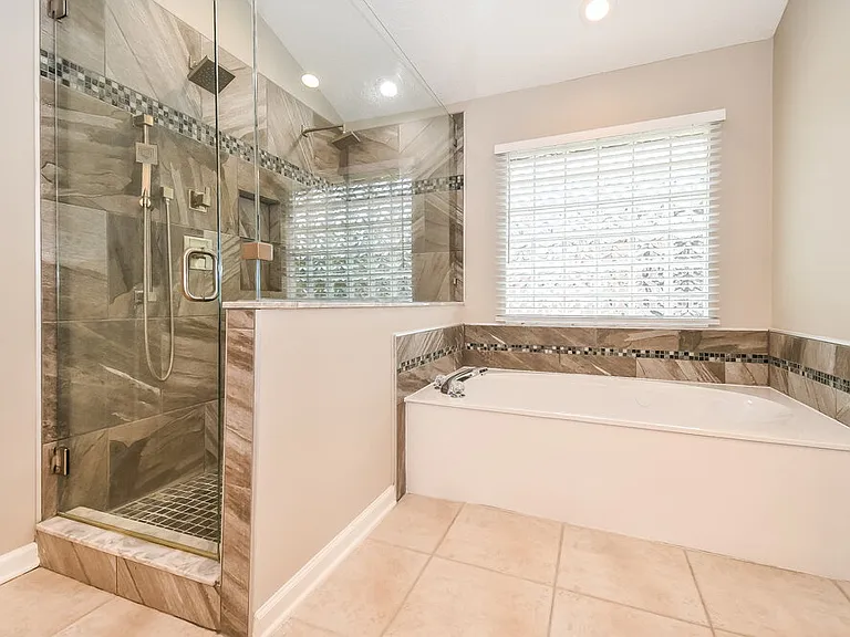 6065 Winding Bridge Dr — Photo 12