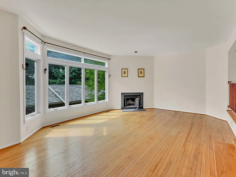 31 Valerian Ct — Photo 10