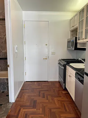 Rented by Home Ambassadors | media 4