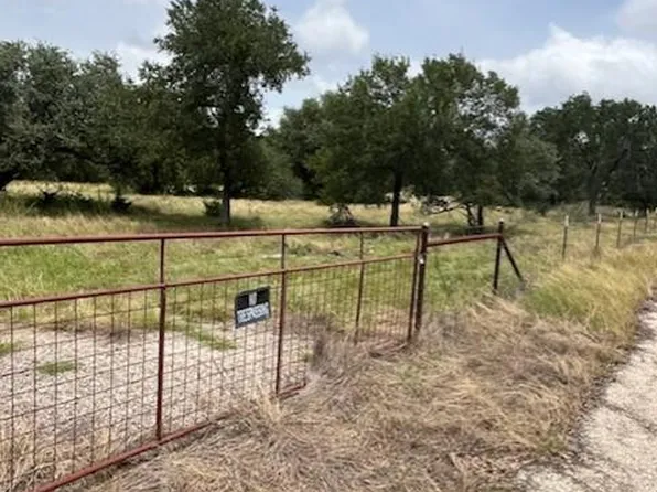 2 Pecan 2, Florence, TX 76527