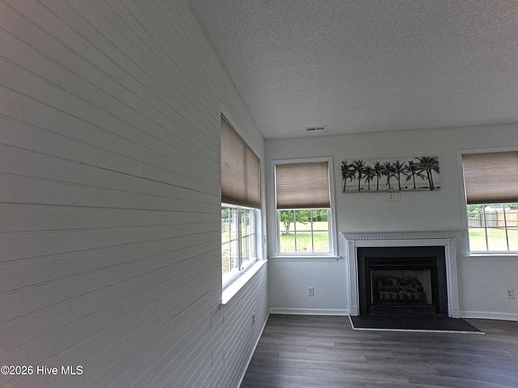 4th image of 106 Hardin Drive