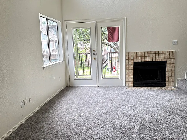 9833 Walnut St #201 — Photo 6
