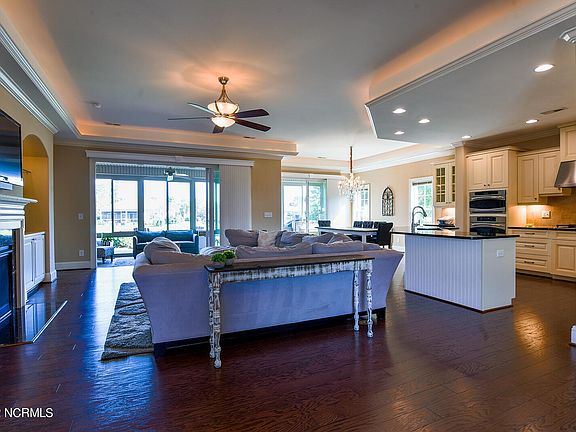 4th image of 1122 Cornell Ct