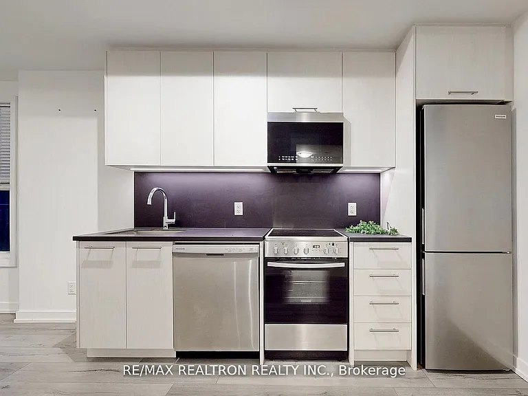 260 Finch Ave E #Townhouse 1 — Photo 10