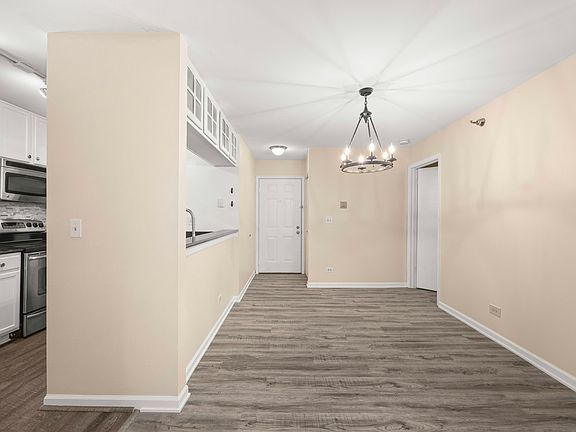 3rd image of 214 Glengarry Dr APT 201