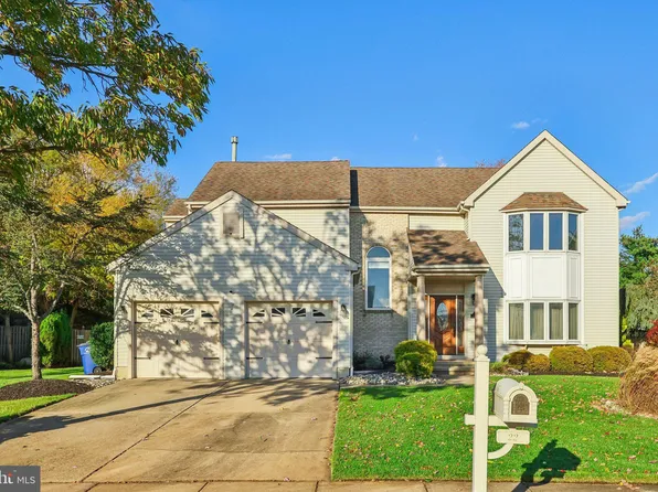 22 Hawk Ln, Marlton, NJ 08053