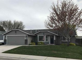 1965 E Oakcrest Dr, Meridian, ID 83646
