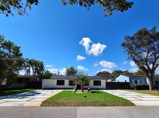 216 Shadow Way, Miami Springs, FL 33166
