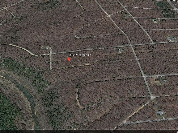 2nd image of 1104 Hickory Ln