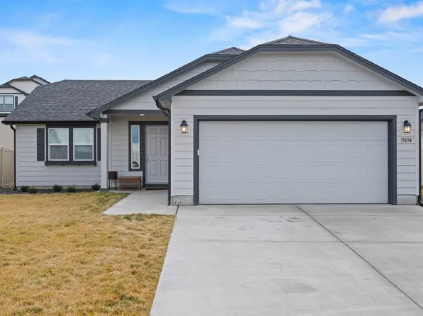 19694 E 3rd Ln, Greenacres, WA 99016