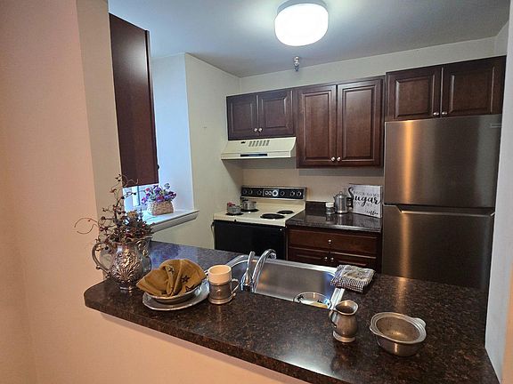 5th image of 917 Columbia Ave Suite 412