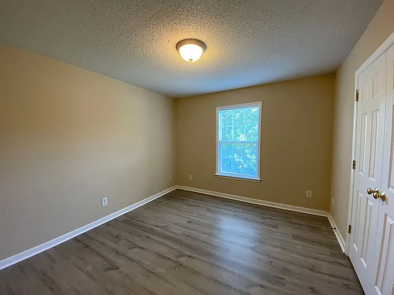 533 Scholastic Ct — Photo 17