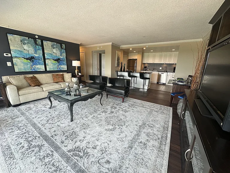 2 BEDROOM