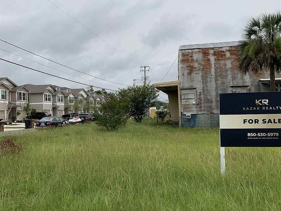 2nd image of 118 S E St Lot 15