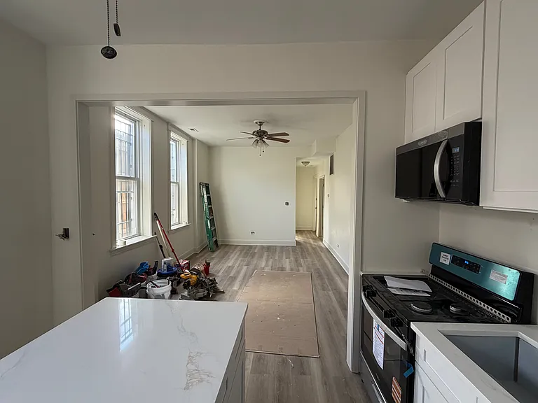2139 S Albany Ave #1F — Photo 3