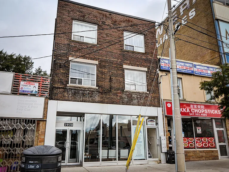 2938 Danforth Ave — Photo 13