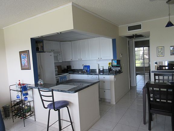2nd image of 3019 Harwood C
