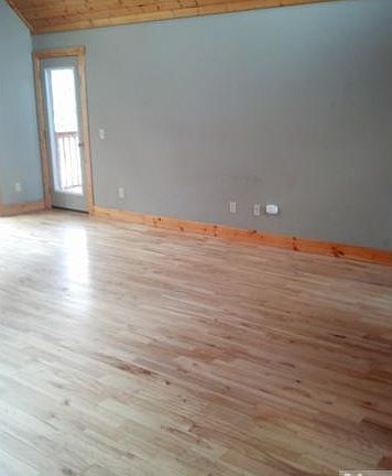 3rd image of 14505 Quemoy St NE