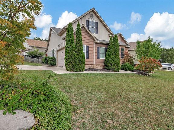 3rd image of 8614 Maple Valley Dr