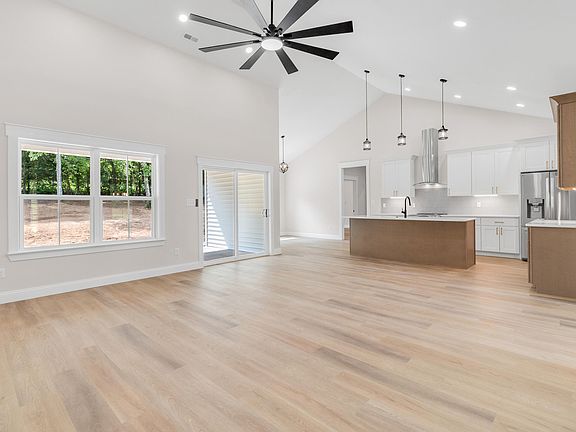 4th image of 145 Covenant Dr NE