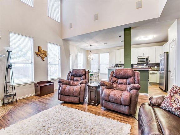 5th image of 371 Granger Cir