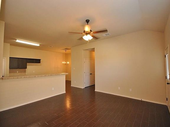 4th image of 1112 Brendon Lee Ln