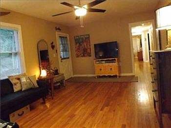 3rd image of 3505 S Himes Ave