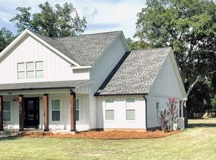 7462 Woodside Rd, Pensacola, FL 32526