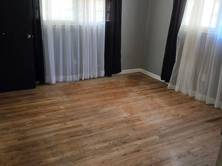 1208 Jackson St — Photo 4