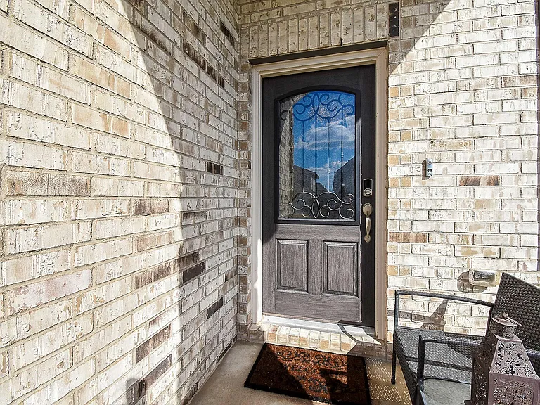 4218 Rocky Plains Ln — Photo 3