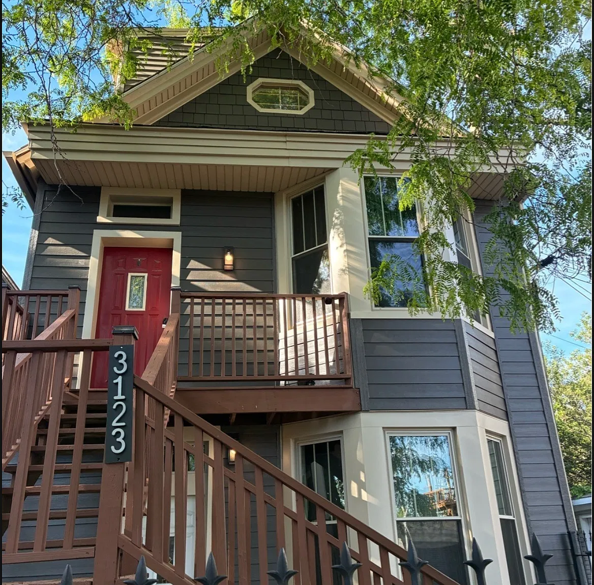 3123 W Homer St — Photo 1