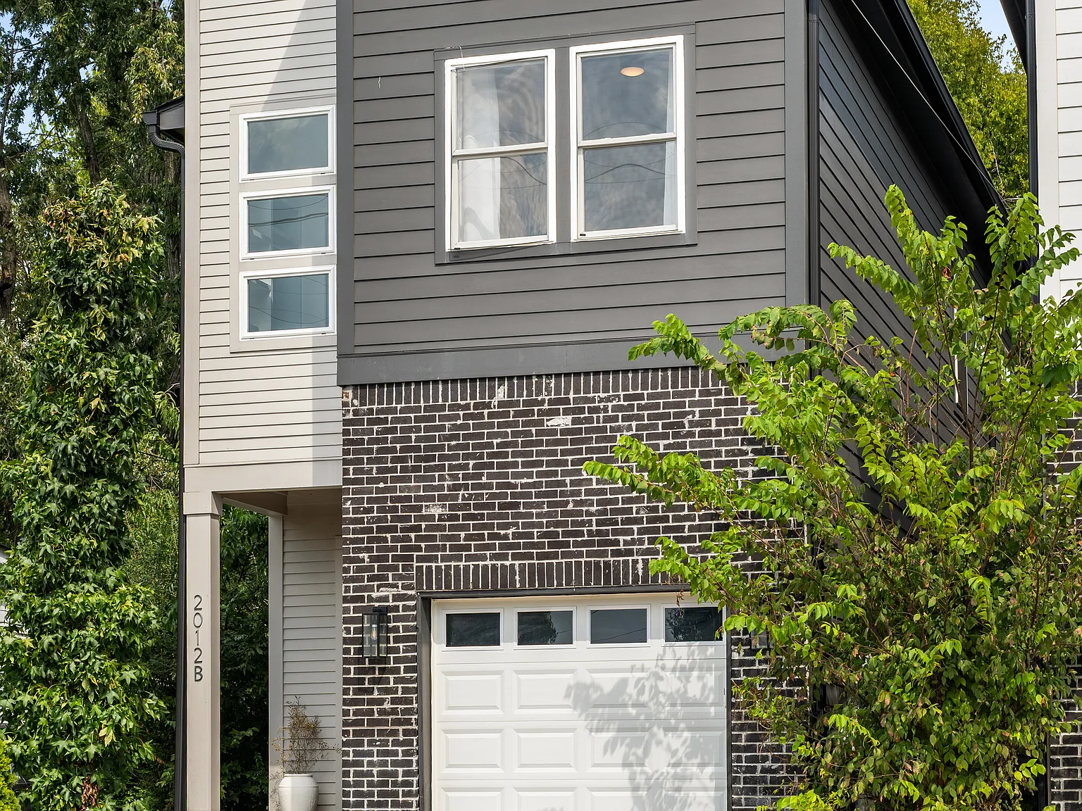 4 bed, 3.5 bath, 2281 sqft, $3,800 — Photo 1