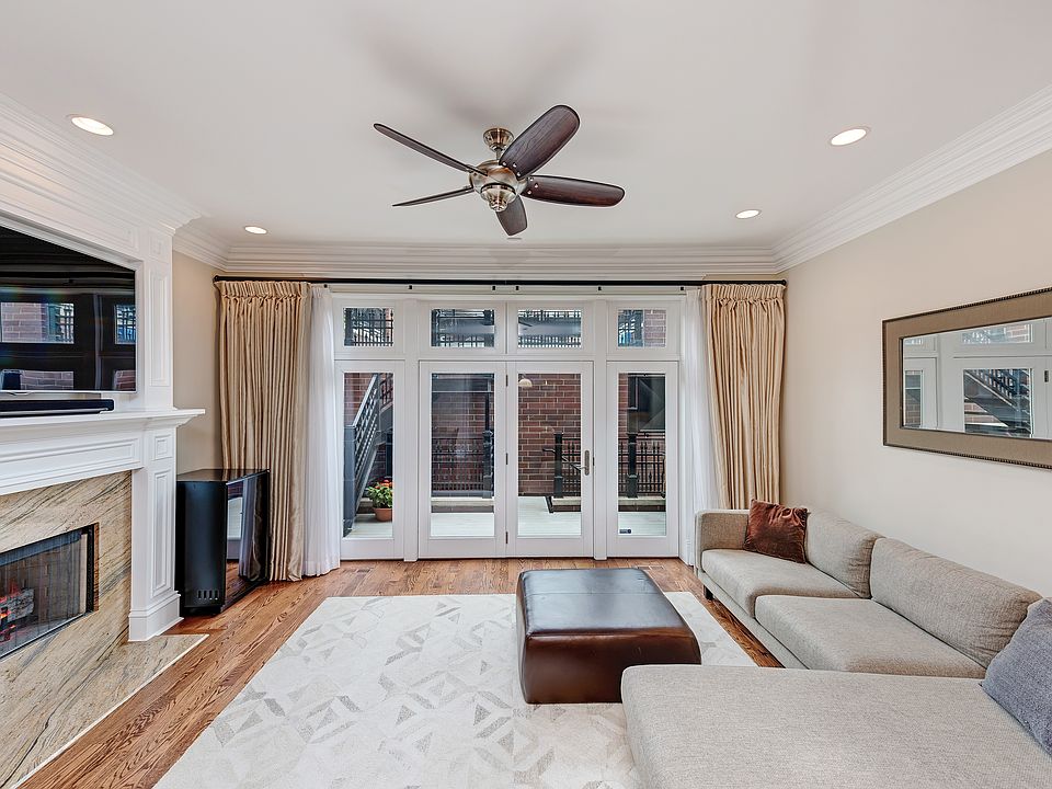 2nd image of 2663 N Burling St #1