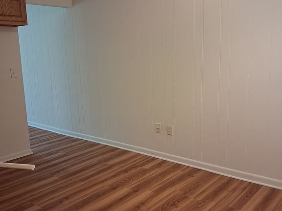 5th image of 304 N Cherry St