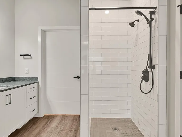 MATTE BLACK BATH FIXTURES