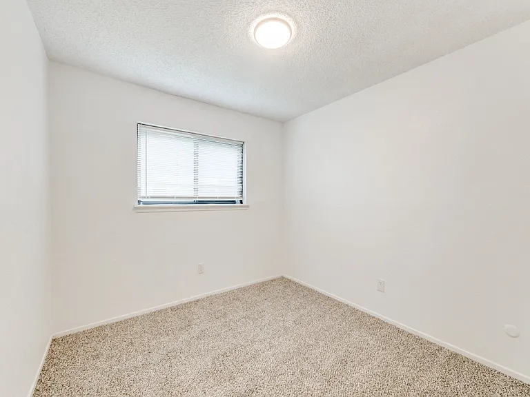 3914 Willowood Ln — Photo 9