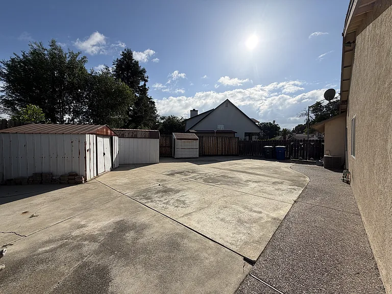 501 Sears Dr — Photo 7