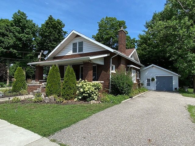 1st image of 610 W Vistula St