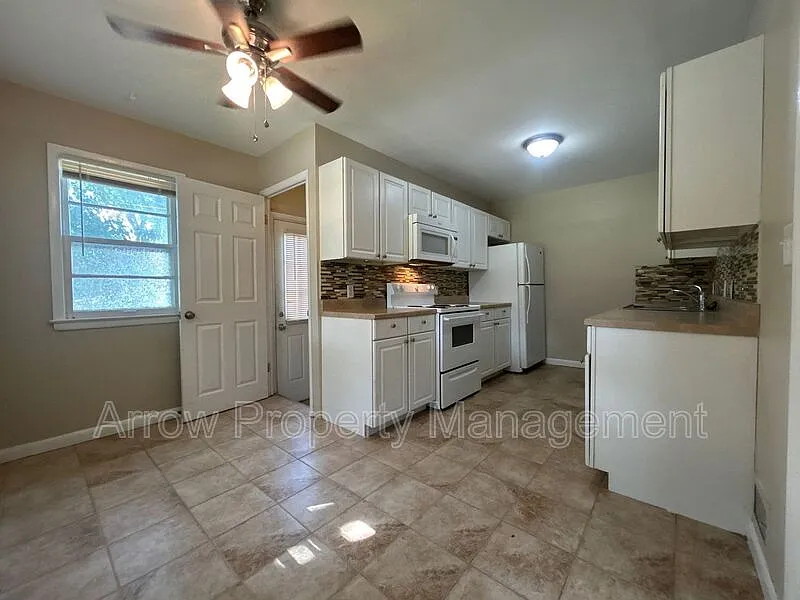 2 bed, 1.0 bath, $1,500 — Photo 4